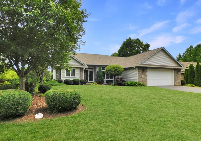 Photo 2 of Sale Pending at 128 Foxfire Pl, Rockton, IL 61072 | MLS# 12748112 | Listing updated on 2026-09-29