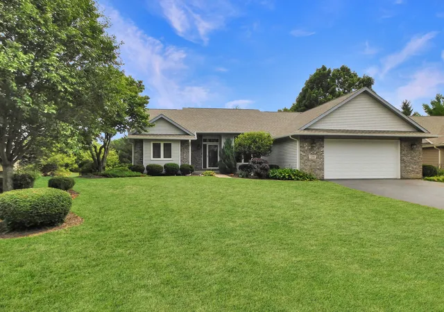 Photo 3 of Sale Pending at 128 Foxfire Pl, Rockton, IL 61072 | MLS# 12748112 | Listing updated on 2026-09-29