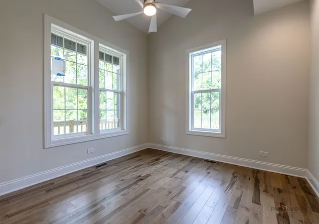 Photo 2 of Single family home for sale at 807 Lakeview Dr, Round Lake, IL 60073 | MLS# 12748116 | Listing updated on 2026-09-12