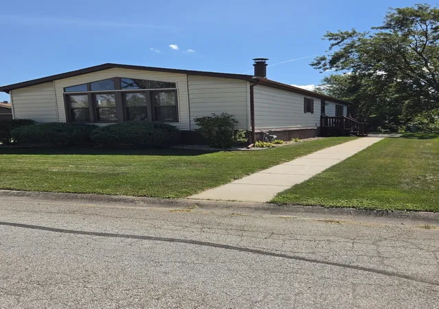 Photo 2 of Sale Pending at 151 Flamingo Dr #151Flam, Beecher, IL 60401 | MLS# 12748142 | Listing updated on 2026-09-13