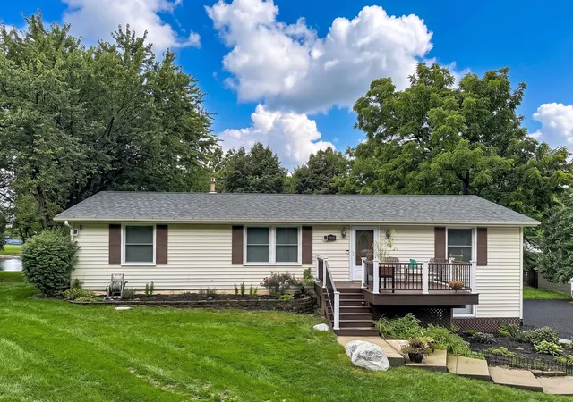 Photo 1 of Single family home for sale at 1810 Louise St, Crystal Lake, IL 60014 | MLS# 12748152 | Listing updated on 2026-09-14