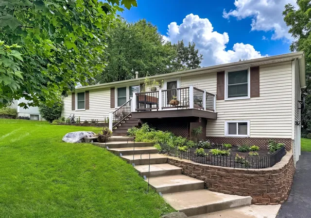 Photo 2 of Single family home for sale at 1810 Louise St, Crystal Lake, IL 60014 | MLS# 12748152 | Listing updated on 2026-09-14