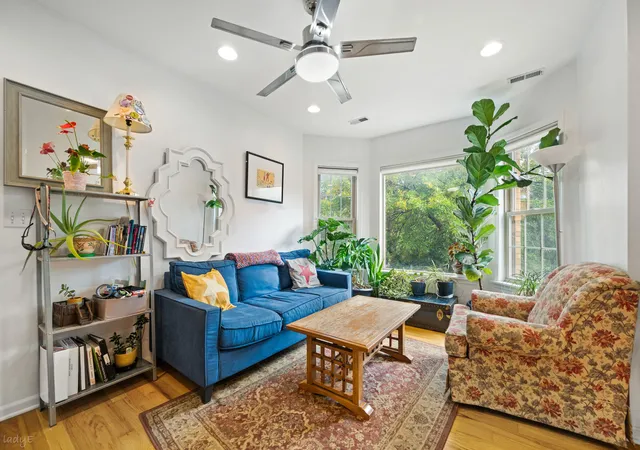 Photo 3 of Sale Pending at 1622 W Wallen Ave #2S, Chicago, IL 60626 | MLS# 12748153 | Listing updated on 2026-10-05