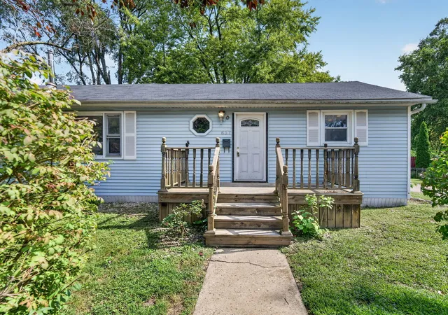 Photo 2 of Single Family Residence at 637 S Outer Dr, Wilmington, IL 60481 | MLS# 12748159 | | Sold on 2026-10-02