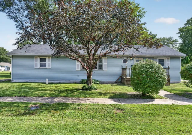 Photo 3 of Single Family Residence at 637 S Outer Dr, Wilmington, IL 60481 | MLS# 12748159 | | Sold on 2026-10-02