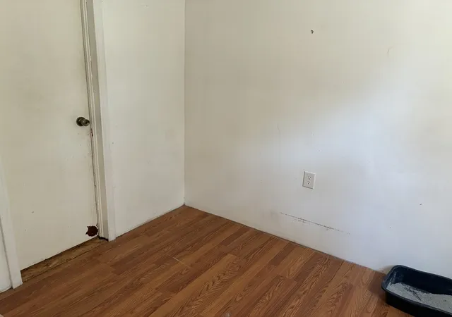 Photo 3 of Single family home for sale at 121 E Opdyke Ave, Mt Vernon, IL 62864 | MLS# 12748202 | Listing updated on 2026-09-12