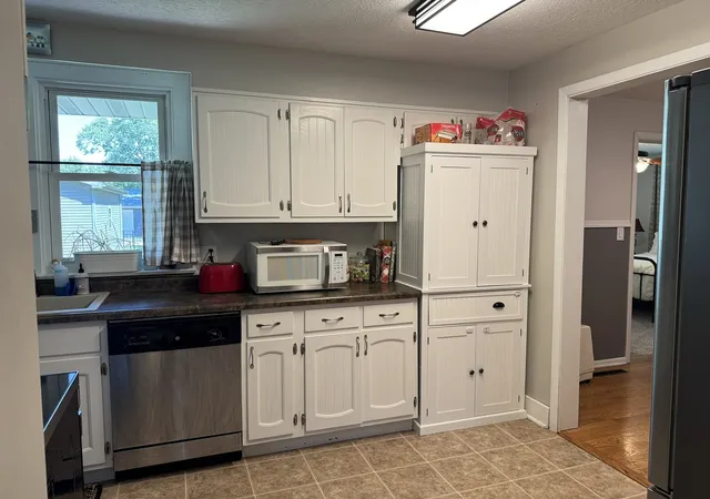 Photo 4 of Sale Pending at 618 S Lott Blvd, Gibson City, IL 60936 | MLS# 12748212 | Listing updated on 2026-10-07