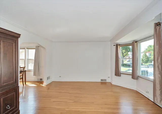 Photo 3 of Single family home for sale at 9521 S Sawyer Ave, Evergreen Park, IL 60805 | MLS# 12748318 | Listing updated on 2026-09-29