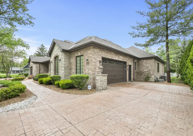 Photo 2 of Mansion for sale at 12132 S Harold Ave, Palos Heights, IL 60463 | MLS# 12748345 | Listing updated on 2026-09-15
