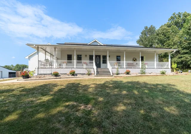 Photo 2 of Single family home for sale at 12371 S Park Rd, Benton, IL 62812 | MLS# 12748353 | Listing updated on 2026-09-15