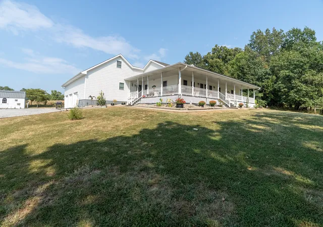 Photo 2 of Single family home for sale at 12371 S Park Rd, Benton, IL 62812 | MLS# 12748353 | Listing updated on 2026-09-15