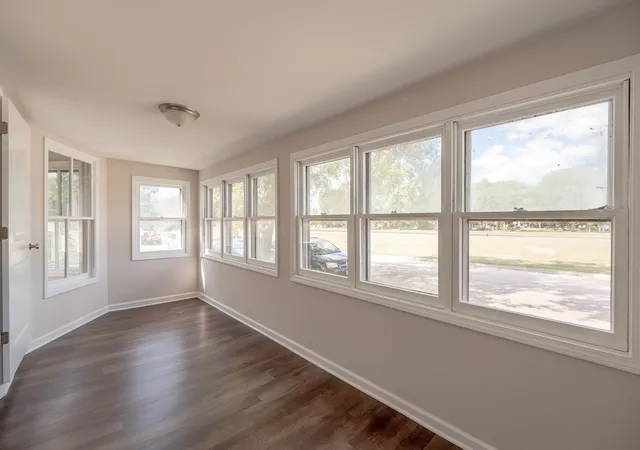 Photo 2 of Single family home for sale at 112 S Oak St, Manteno, IL 60950 | MLS# 12748370 | Listing updated on 2026-09-29