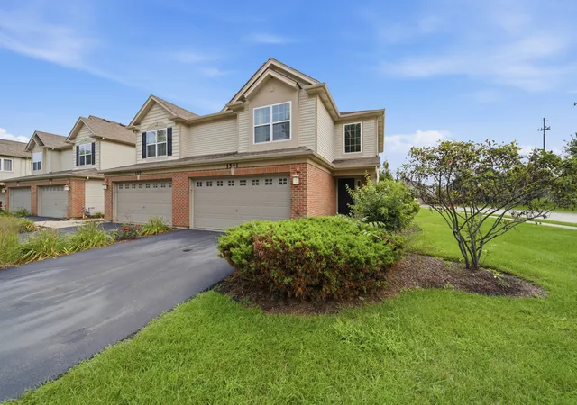 Photo 1 of Townhouse for sale at 1541 Pauline Cir, Mundelein, IL 60060 | MLS# 12748383 | Listing updated on 2026-09-24