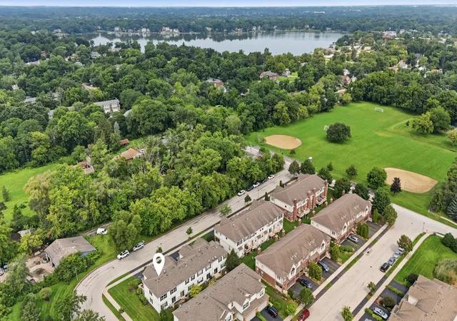 Photo 3 of Townhouse for sale at 1541 Pauline Cir, Mundelein, IL 60060 | MLS# 12748383 | Listing updated on 2026-09-24
