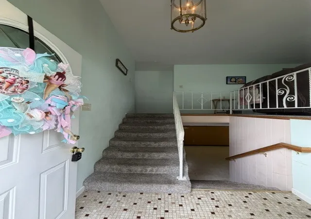 Photo 2 of Single family home for sale at 527 Edwin Dr, Bourbonnais, IL 60914 | MLS# 12748407 | Listing updated on 2026-09-17