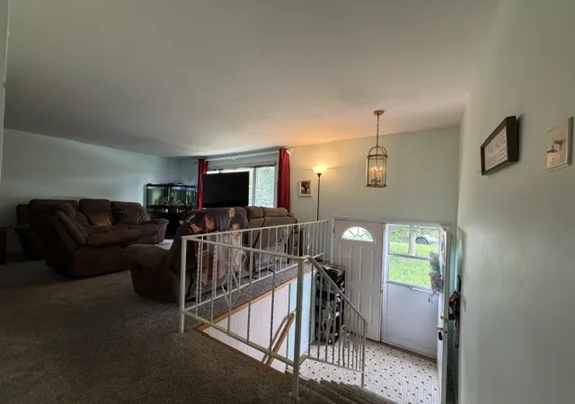 Photo 3 of Single family home for sale at 527 Edwin Dr, Bourbonnais, IL 60914 | MLS# 12748407 | Listing updated on 2026-09-17