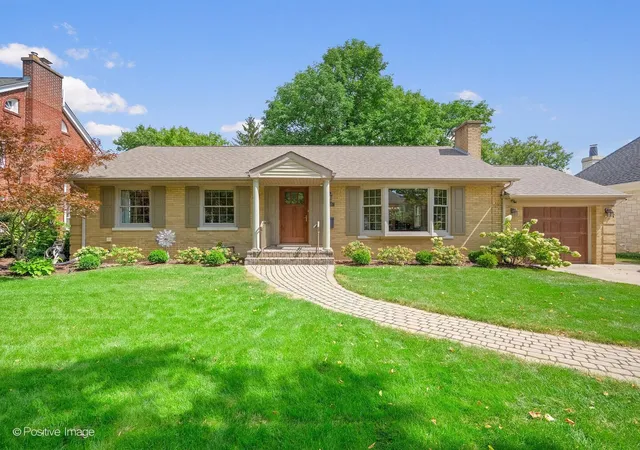 Photo 1 of Single family home for sale at 533 S Spring Ave, La Grange, IL 60525 | MLS# 12748410 | Listing updated on 2026-09-12