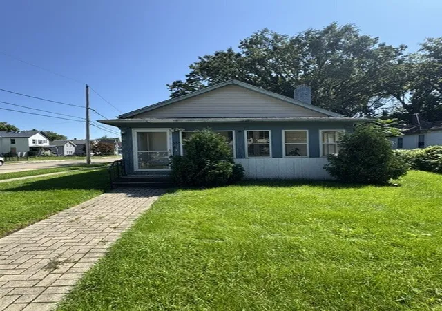 Photo 2 of Single family home for sale at 350 Mississippi St, Joliet, IL 60432 | MLS# 12748411 | Listing updated on 2026-10-07