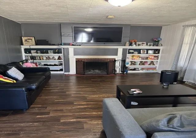 Photo 3 of Single family home for sale at 350 Mississippi St, Joliet, IL 60432 | MLS# 12748411 | Listing updated on 2026-10-07