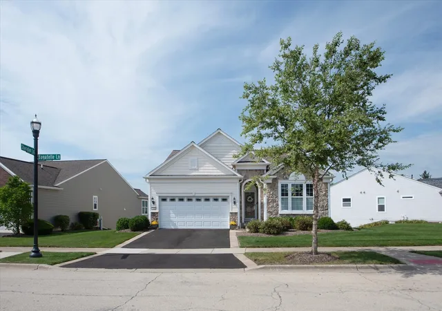 Photo 3 of Single family home for sale at 3270 Bagatelle Ln, Mundelein, IL 60060 | MLS# 12748412 | Listing updated on 2026-09-15