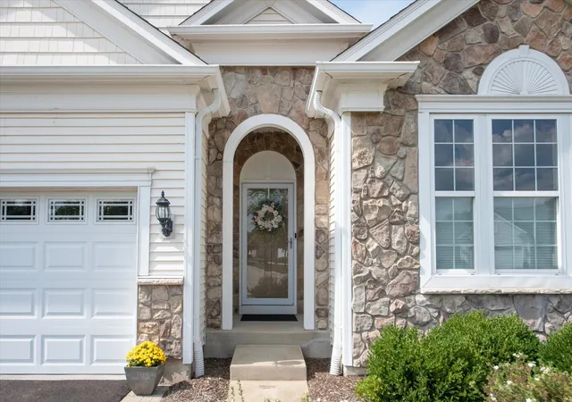 Photo 3 of Single family home for sale at 3270 Bagatelle Ln, Mundelein, IL 60060 | MLS# 12748412 | Listing updated on 2026-09-15