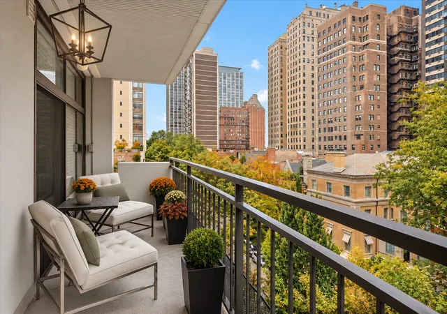 Photo 2 of Condo for sale at 1430 N Astor St #7C, Chicago, IL 60610 | MLS# 12748416 | Listing updated on 2026-09-14