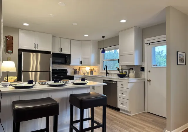 Photo 1 of Single family home for sale at 1205 E Ironwood Dr, Mount Prospect, IL 60056 | MLS# 12748456 | Listing updated on 2026-09-24