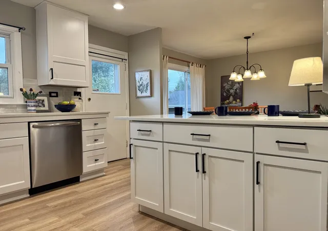 Photo 4 of Single family home for sale at 1205 E Ironwood Dr, Mount Prospect, IL 60056 | MLS# 12748456 | Listing updated on 2026-09-24
