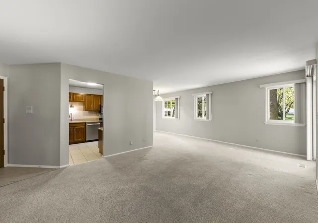 Photo 3 of Condo for sale at 252 Shoreline Cir #Z1, Schaumburg, IL 60194 | MLS# 12748466 | Listing updated on 2026-10-23
