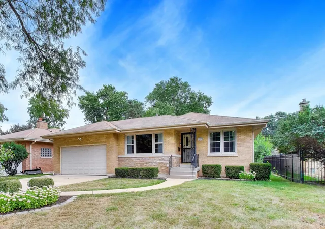 Photo 2 of Single family home for sale at 5341 Fair Elms Ave, Western Springs, IL 60558 | MLS# 12748484 | Listing updated on 2026-09-22