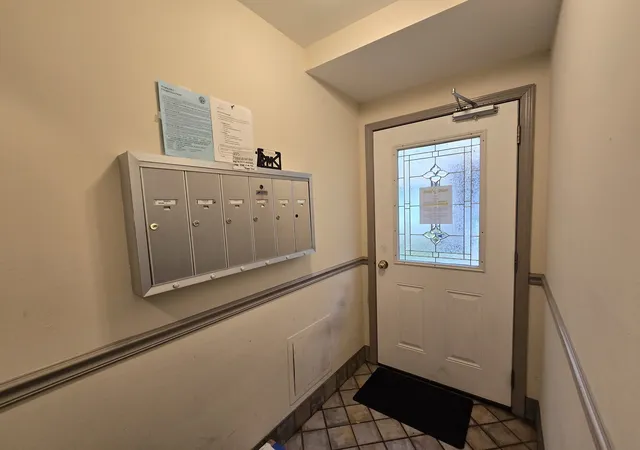 Listing Photo 5 - Condo for sale in building located at 1819 W Touhy Ave, Chicago, IL 60626 - Unit #4