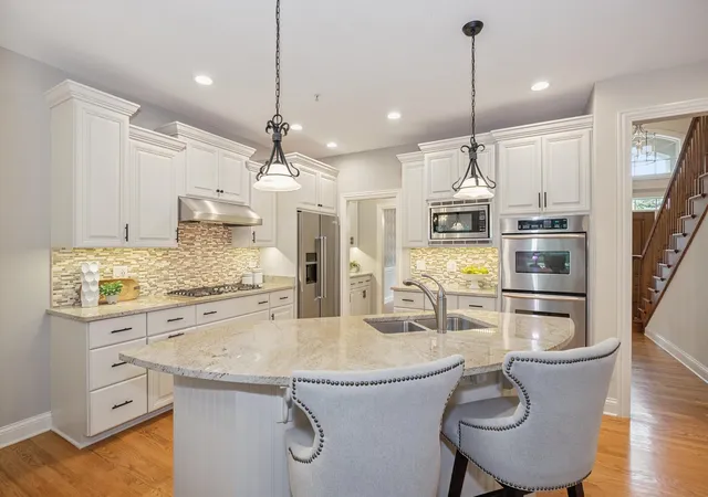 Photo 3 of Townhouse for sale at 411 Skipping Stone Ln #411, Hinsdale, IL 60521 | MLS# 12748502 | Listing updated on 2026-09-23
