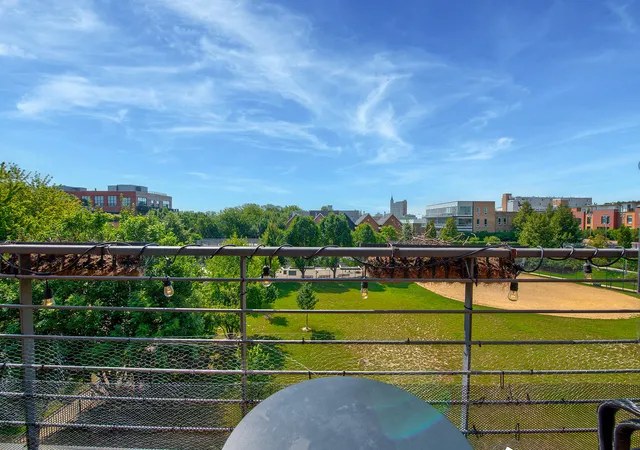 Listing Photo 2 - Condo for sale in building located at 1830 N Winchester Ave, Chicago, IL 60622 - Unit #311