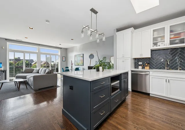 Listing Photo 5 - Condo for sale in building located at 1830 N Winchester Ave, Chicago, IL 60622 - Unit #311