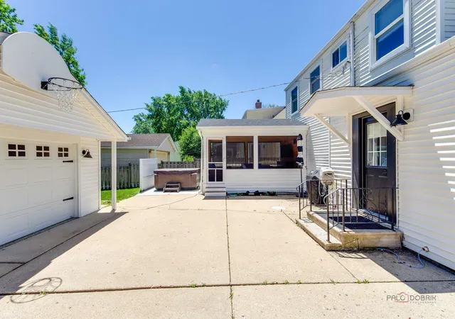 Photo 28 of Single family home for sale at 1011 N Haddow Ave, Arlington Heights, IL 60004 | MLS# 12748529 | Listing updated on 2026-10-07