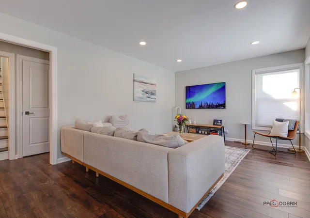 Photo 3 of Single family home for sale at 1011 N Haddow Ave, Arlington Heights, IL 60004 | MLS# 12748529 | Listing updated on 2026-09-21