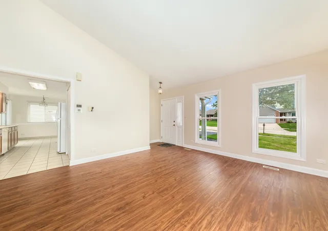 Photo 2 of Single family home for sale at 1294 Longford Cir, Elgin, IL 60120 | MLS# 12748532 | Listing updated on 2026-09-23