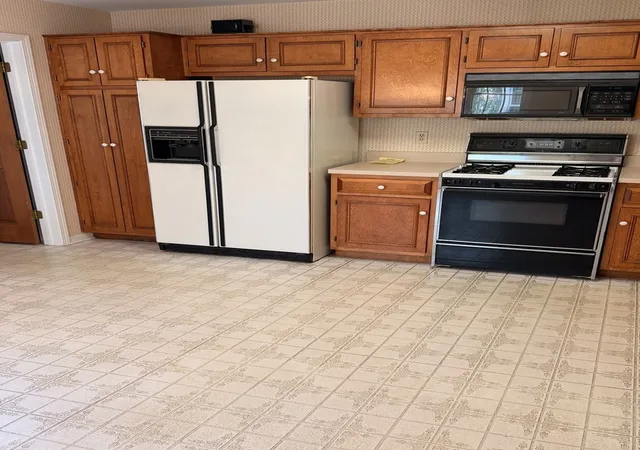 Photo 4 of Townhouse for sale at 1383 Miller Rd, Geneva, IL 60134 | MLS# 12748560 | Listing updated on 2026-09-16