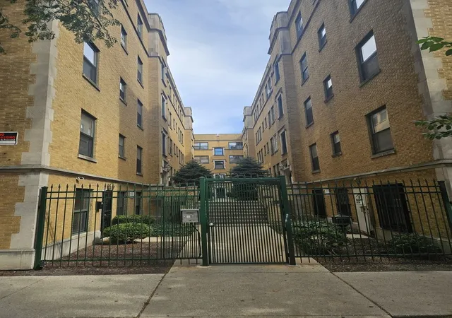 Condo for sale at 7213 S Yates Blvd #3A, Chicago, IL 60649 | MLS# 12748610