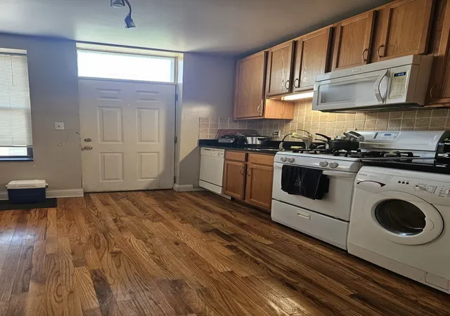 Photo 4 of Condo for sale at 7213 S Yates Blvd #3A, Chicago, IL 60649 | MLS# 12748610 | Listing updated on 2026-09-14