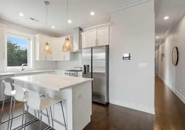 Listing Photo 4 - Condo for sale in building located at 2207 W Belmont Ave, Chicago, IL 60618 - Unit #3