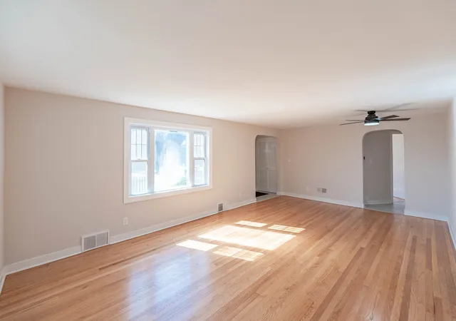 Photo 3 of Single family home for sale at 924 Broadway Ave, North Chicago, IL 60064 | MLS# 12748620 | Listing updated on 2026-09-27