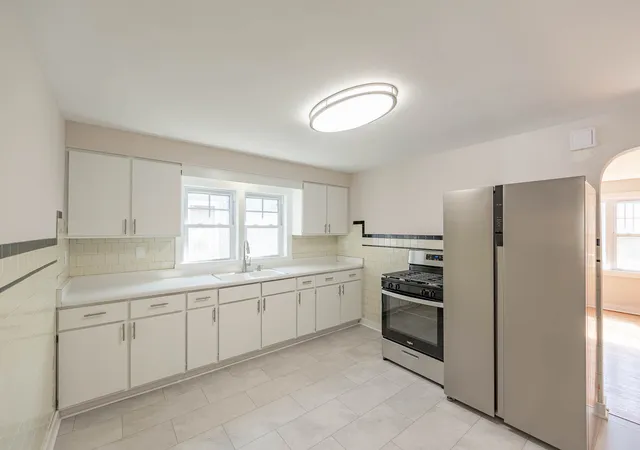 Photo 3 of Single family home for sale at 924 Broadway Ave, North Chicago, IL 60064 | MLS# 12748620 | Listing updated on 2026-09-27