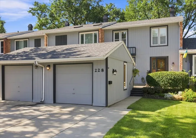 Photo 1 of Townhouse for sale at 228 Willow Ln, Bloomingdale, IL 60108 | MLS# 12748626 | Listing updated on 2026-10-27