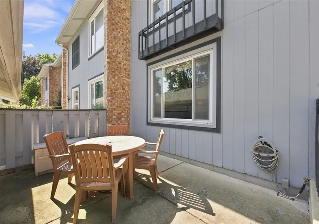 Photo 2 of Townhouse for sale at 228 Willow Ln, Bloomingdale, IL 60108 | MLS# 12748626 | Listing updated on 2026-10-27