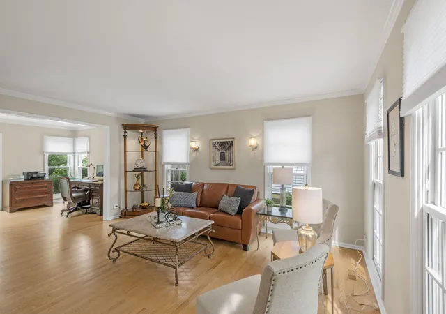 Photo 3 of Single family home for sale at 1650 Alemeda Ln, Mundelein, IL 60060 | MLS# 12748637 | Listing updated on 2026-09-14