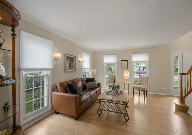 Photo 4 of Single family home for sale at 1650 Alemeda Ln, Mundelein, IL 60060 | MLS# 12748637 | Listing updated on 2026-09-14