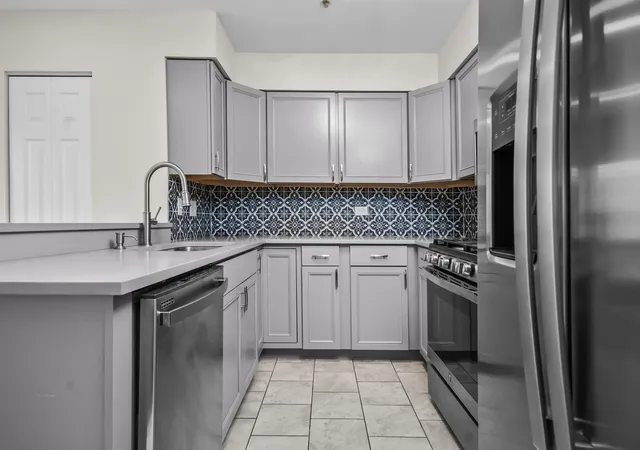 Photo 4 of Townhouse for sale at 1321 Orleans Dr, Mundelein, IL 60060 | MLS# 12748643 | Listing updated on 2026-09-14