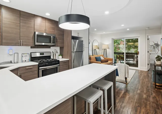 Photo 3 of Condo for sale at 2140 N Lincoln Ave #5207, Chicago, IL 60614 | MLS# 12748655 | Listing updated on 2026-09-23