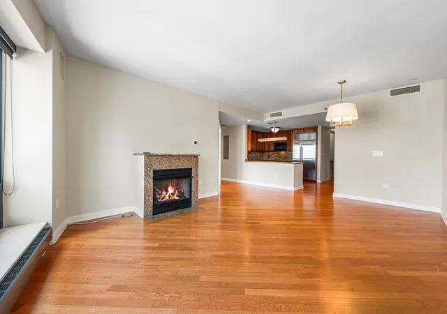 Listing Photo 4 - Condo for sale in building located at 130 N Garland Ct, Chicago, IL 60602 - Unit #3102